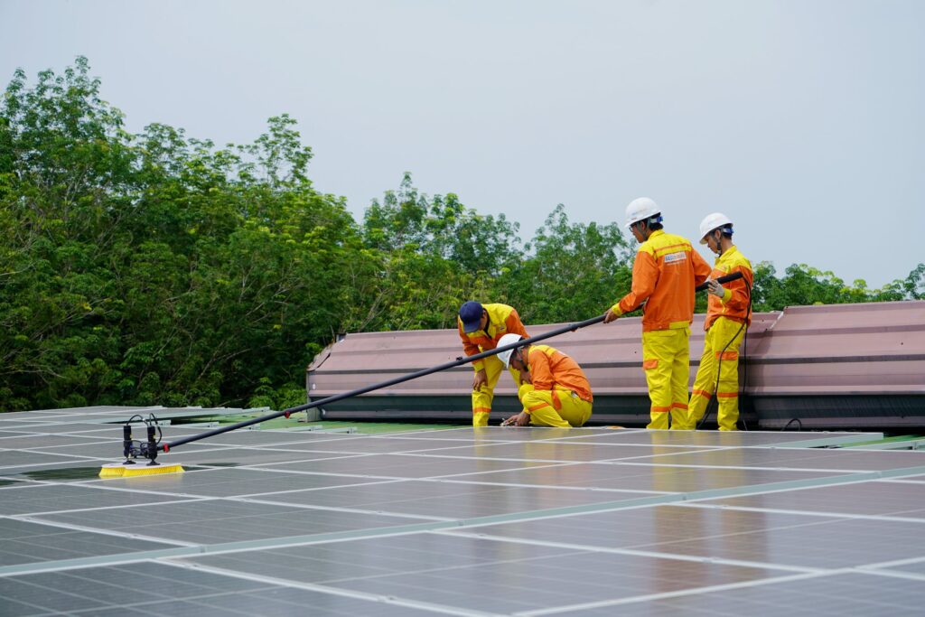 limpieza y mantenimiento de placas solares limpieza panel solar